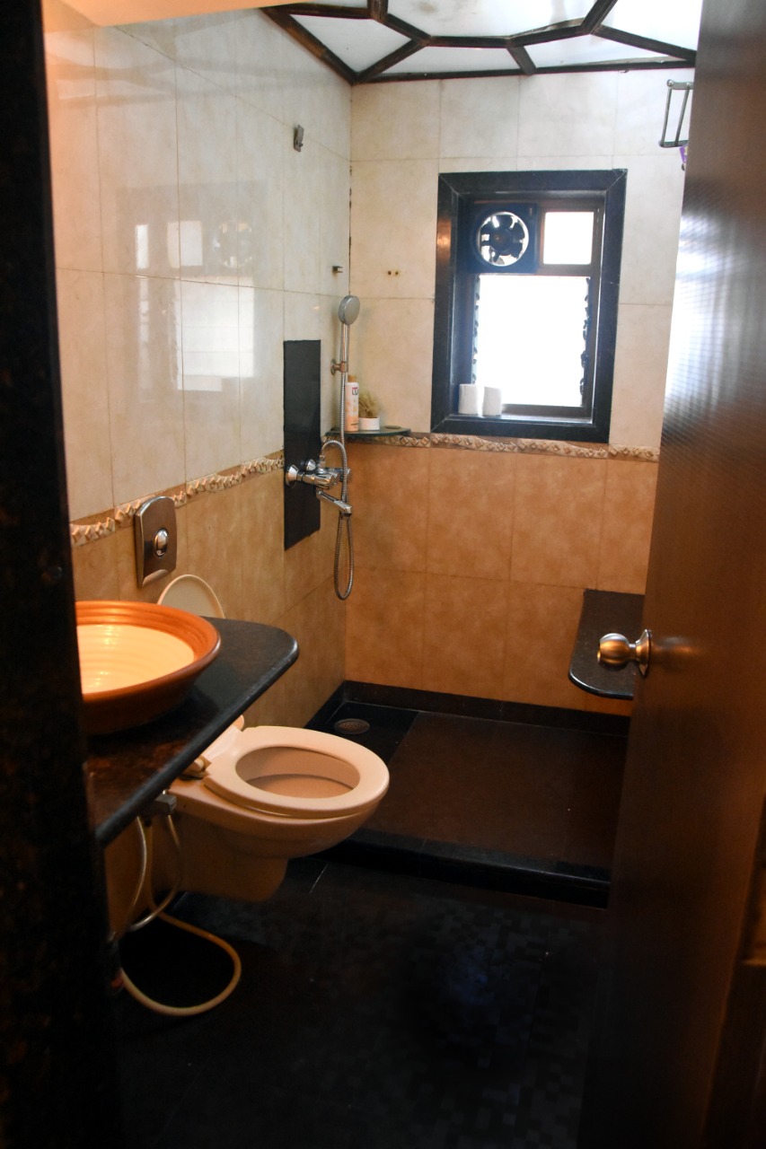 2 BHK Fully Furnished in Lok Nirman , Khar West